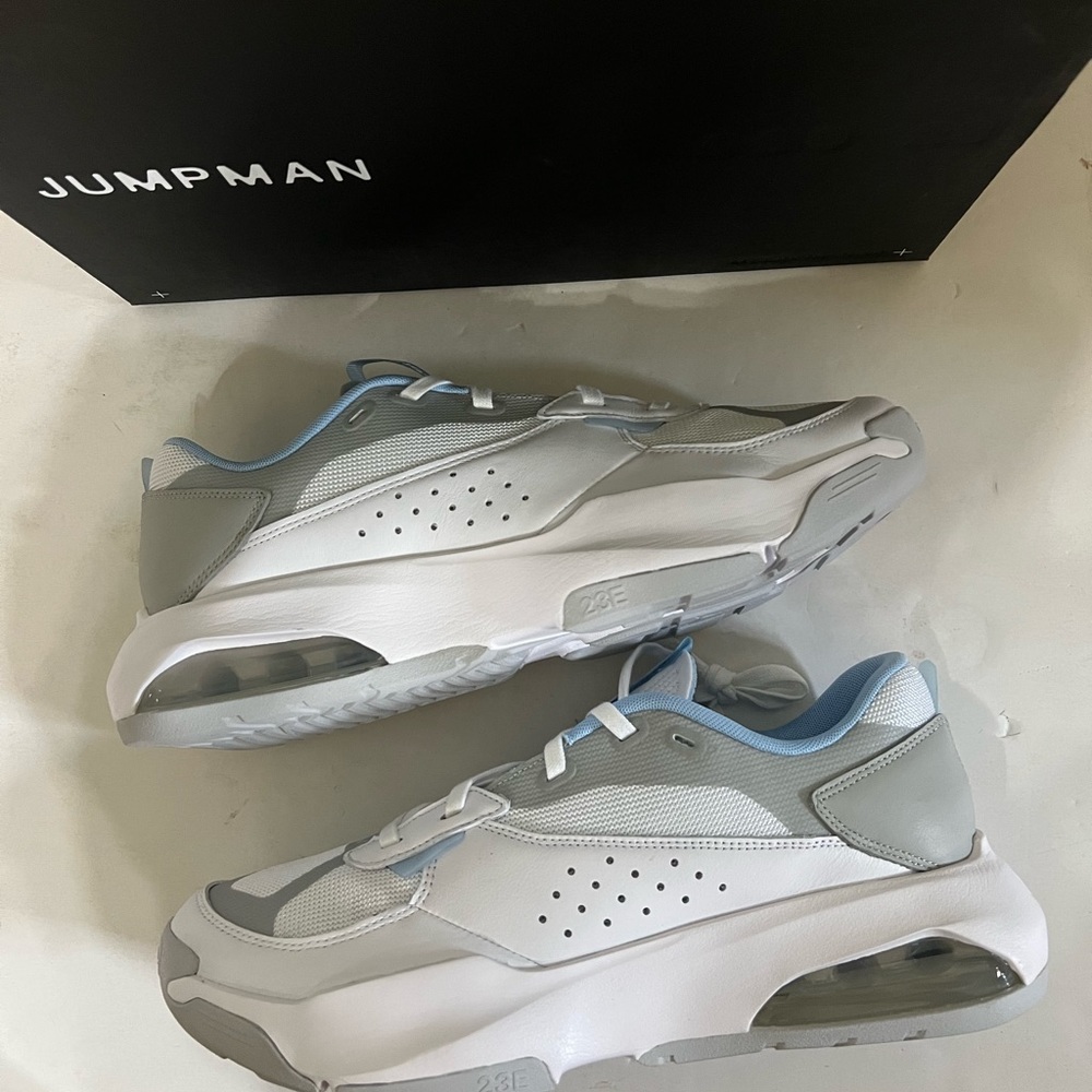 Jordan air 200E